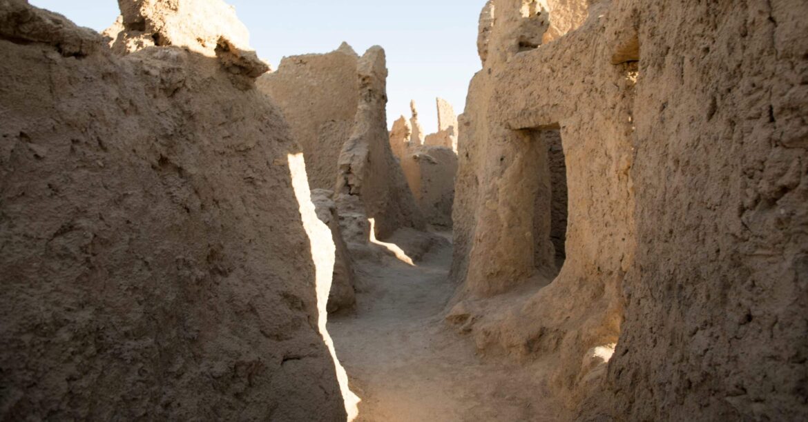 Archaeologists Uncover Ancient Fortress in Sinai Desert